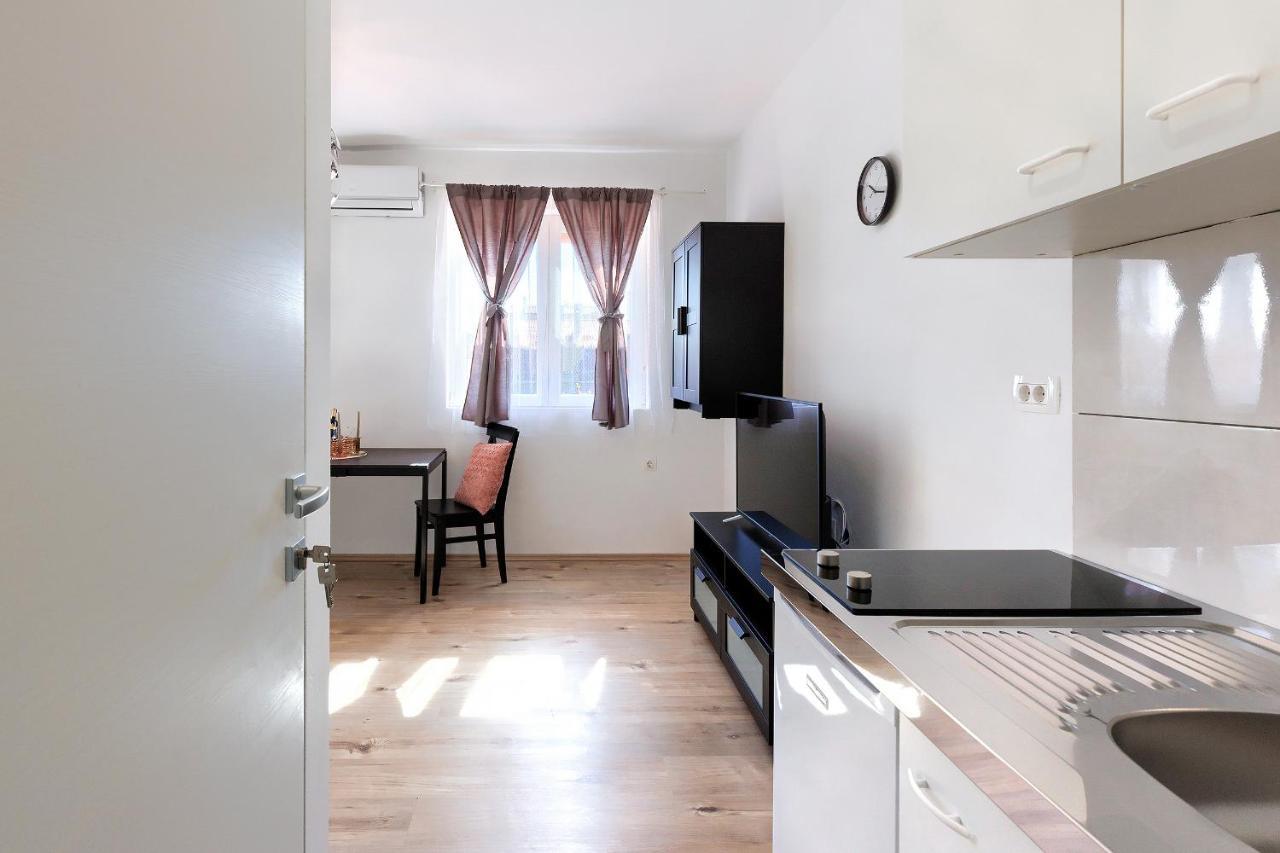 Hostel Monte Zaro Pula Zewnętrze zdjęcie
