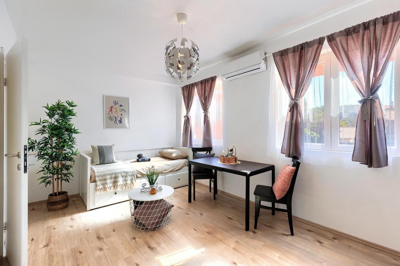 Hostel Monte Zaro Pula Zewnętrze zdjęcie