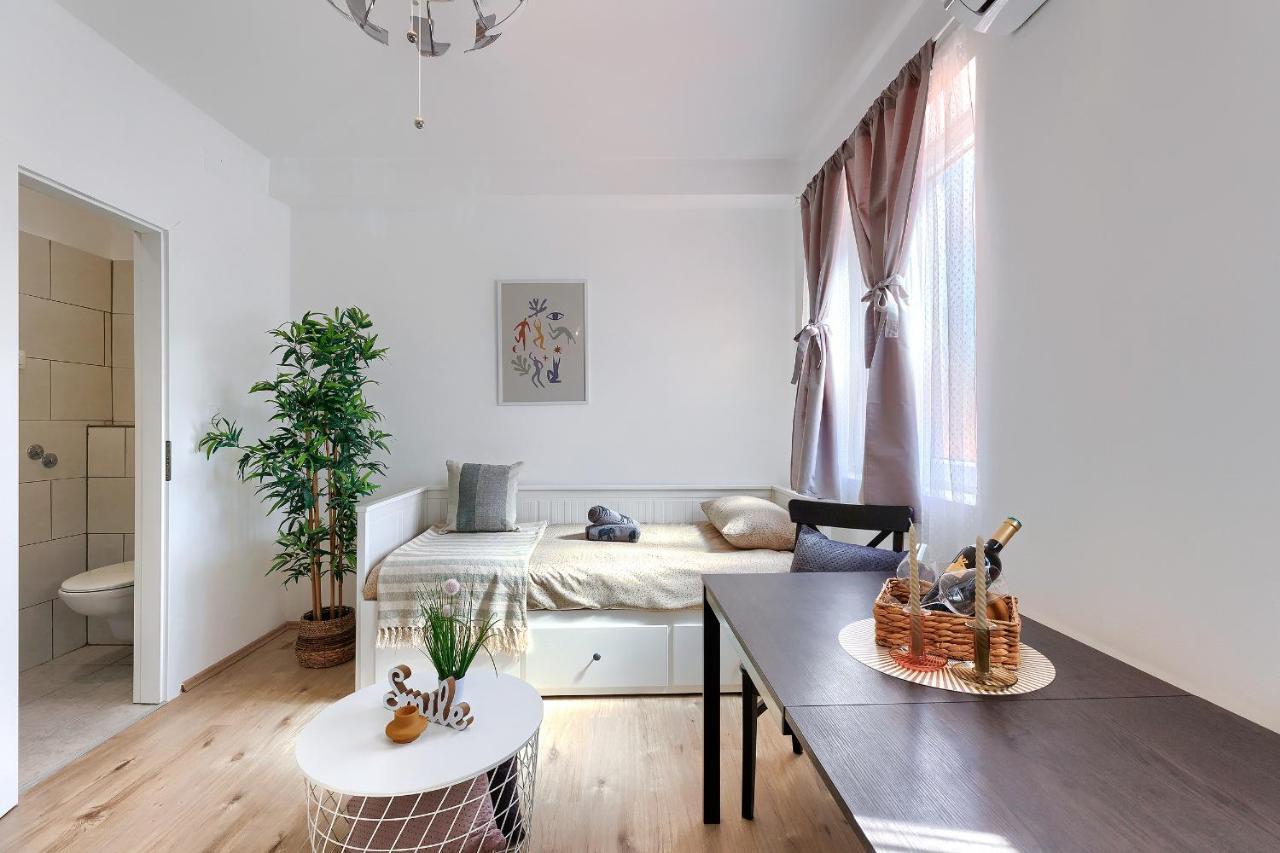 Hostel Monte Zaro Pula Zewnętrze zdjęcie
