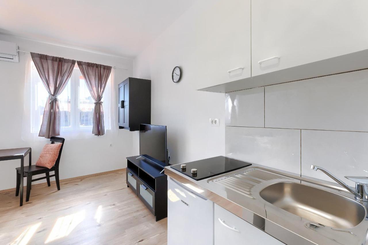 Hostel Monte Zaro Pula Zewnętrze zdjęcie